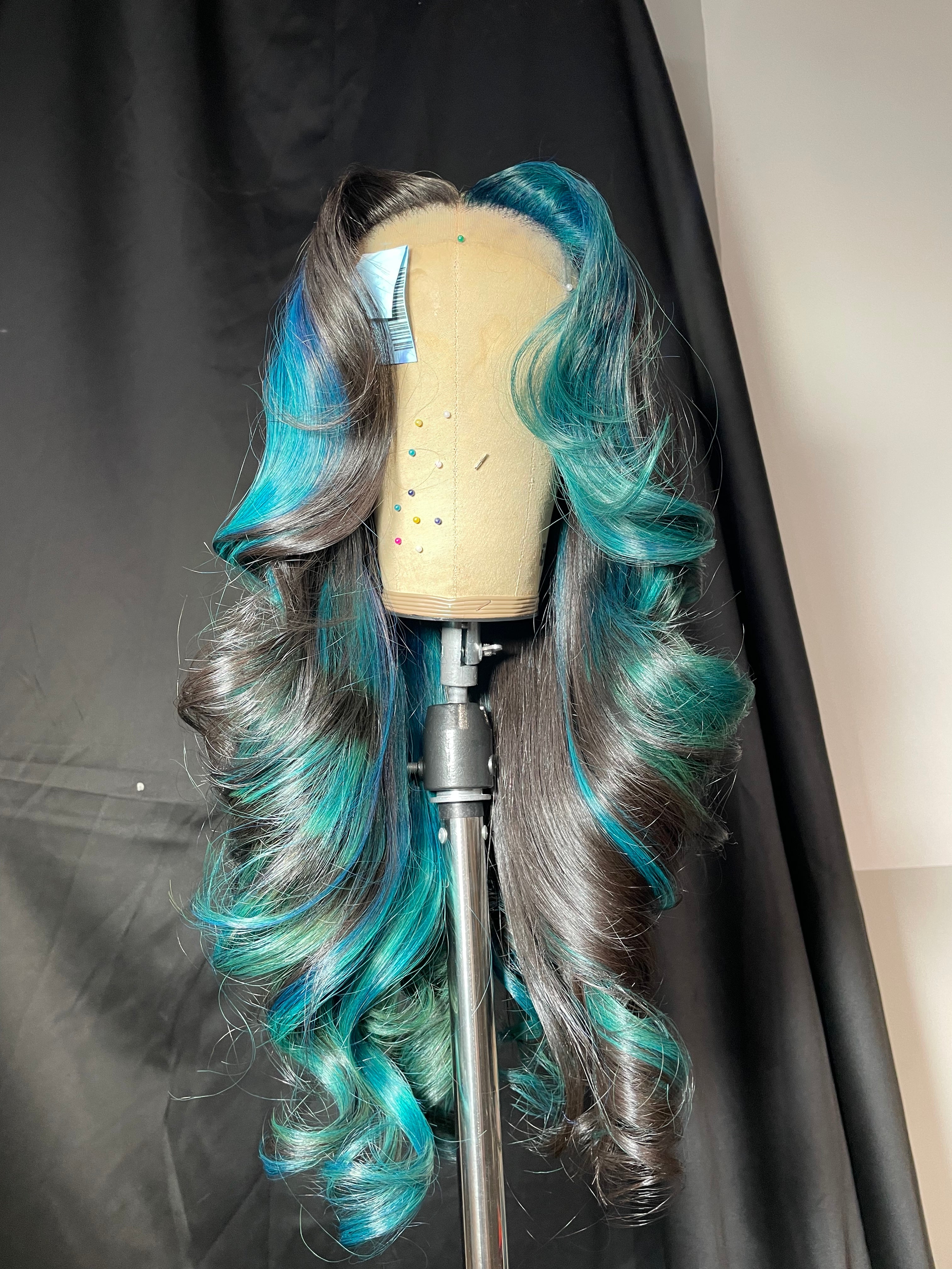 Kes 28 inch 5x5 HD Lace front wigs virgin human hair 200 density lace frontal straight wigs blue color